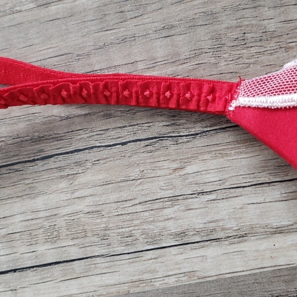 VICTORIA'S SECRET FABULOUS PLUNGE BRA SZ 32B FOR VALENTINE'S - Picture 4 of 9